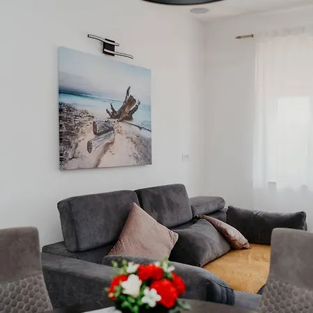 Modern With Terrace - Two Bedroom With Terrace Appartement